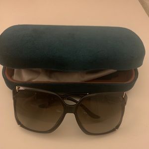 GUCCI
Black Frame Bamboo Sunglasses-3508/S